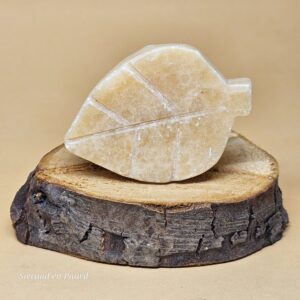 Gele Calciet carving