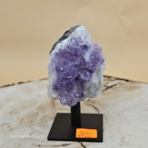 Amethist op Standaard