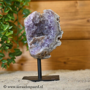 Amethist op Standaard